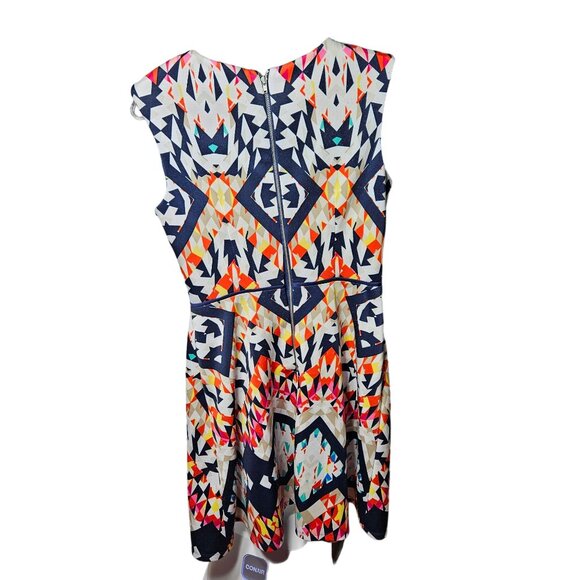 Geometric Pattern Sleeveless Dress 4P - Picture 3 of 5